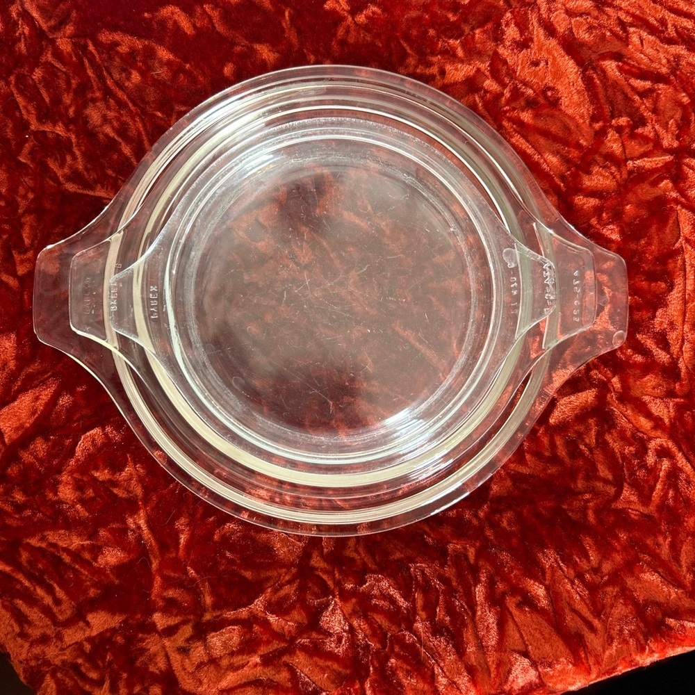 Vintage Pyrex Casserole lids. Sizes in photos.